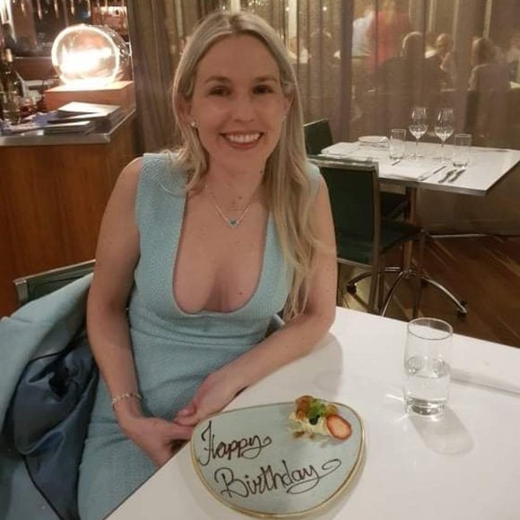 Meet your Posher, Cassandra - Picture 2 of 4